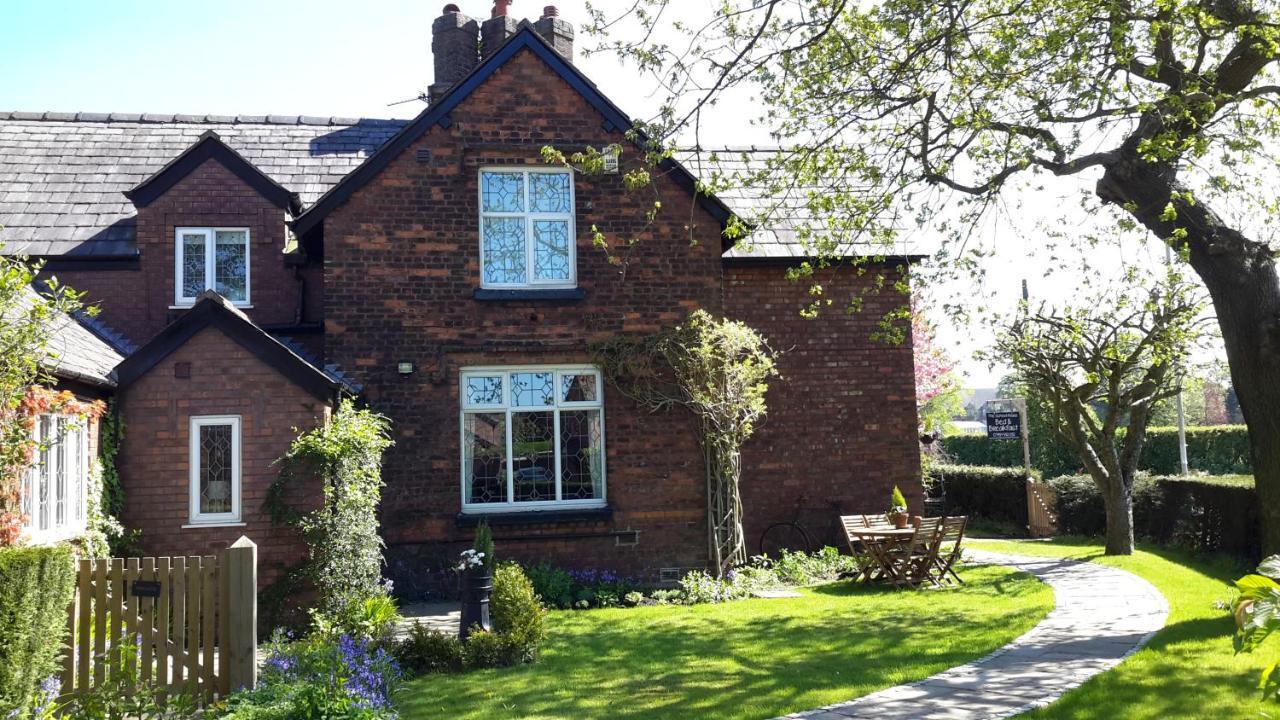Bed and Breakfast The School House Warrington  Exterior foto